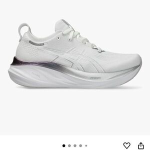 EUC Asics GelCumulus 26 White Running Shoes